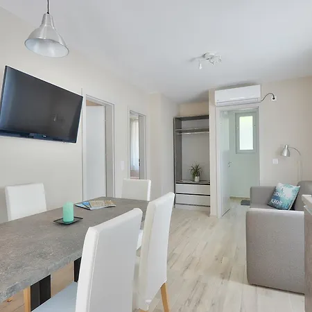 Oliver 3 Apartment *